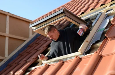 Pose de fenêtres de toit Velux à Roannes-Saint-Mary